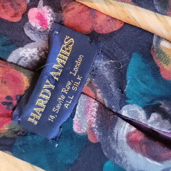 Hardy Amies Liberty Of London And Cape Cod Floral and Patterned Men's Ties Set - Picture 6 of 8